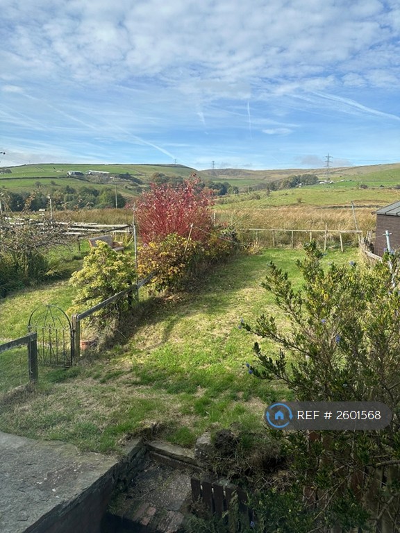 3 bedroom house in Middle Newgate, Littleborough, OL15 (3 bed) (#2601568)