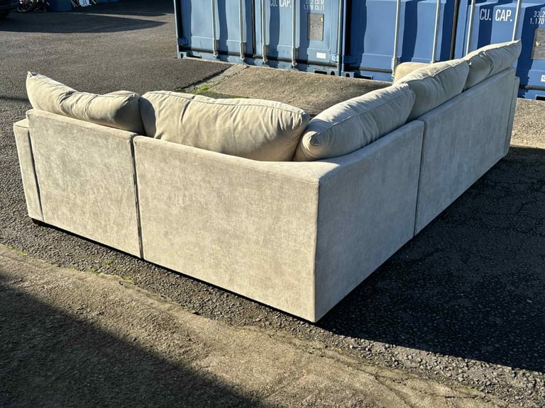 Large beige corner sofa DELIVERY AVAILABLE!