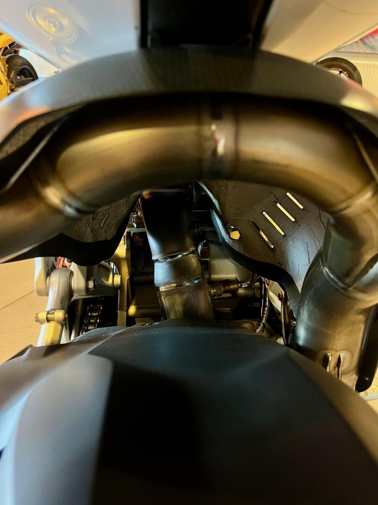 DUCATI PANIGALE 1199S TRICOLORE 2012 SPECIAL EDITION - 5K MILES - STUNNING