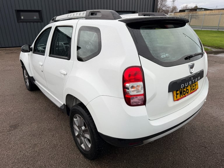 2017 Dacia Duster 1.2 TCe 125 Laureate 5dr HATCHBACK Petrol Manual