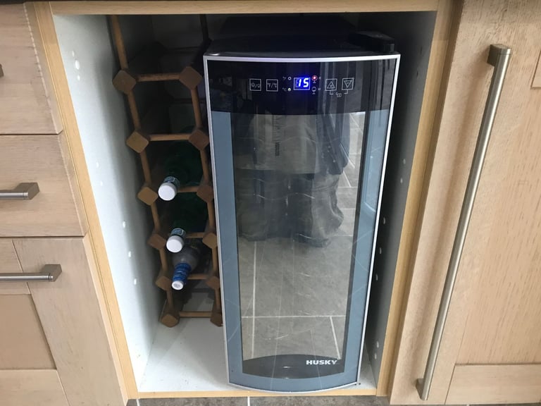 image for Husky HUS-HN6 Reflections Slimline Drinks Cooler Swaffham/Dereham