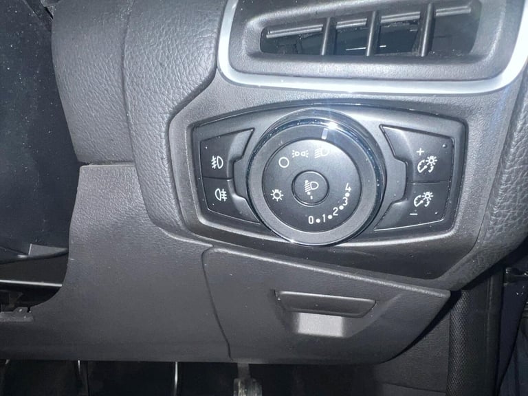 2014 Ford Focus 1.0T EcoBoost Zetec S Euro 5 (s/s) 5dr HATCHBACK Petrol Manual