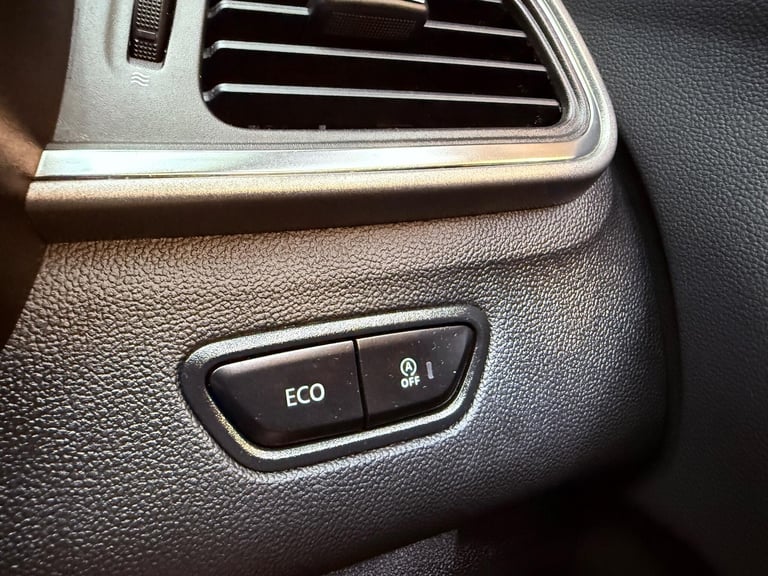 2017 Renault Kadjar 1.5 dCi Dynamique S Nav EDC Euro 6 (s/s) 5dr HATCHBACK Diesel Automatic