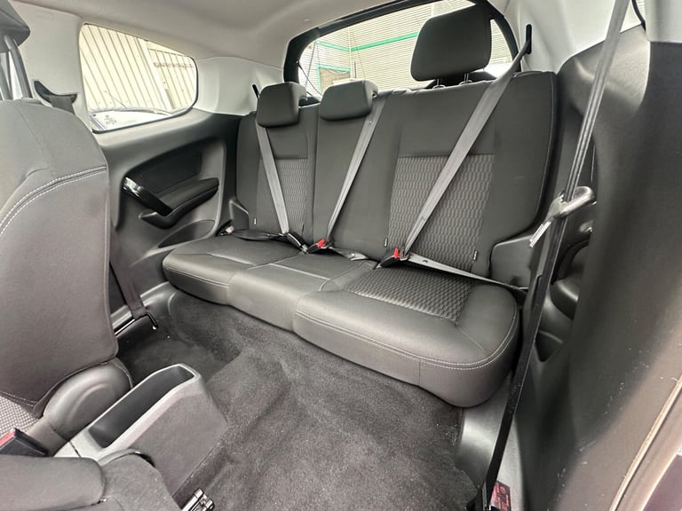 2014 Peugeot 208 1.2 VTi PureTech Style Euro 5 3dr HATCHBACK Petrol Manual