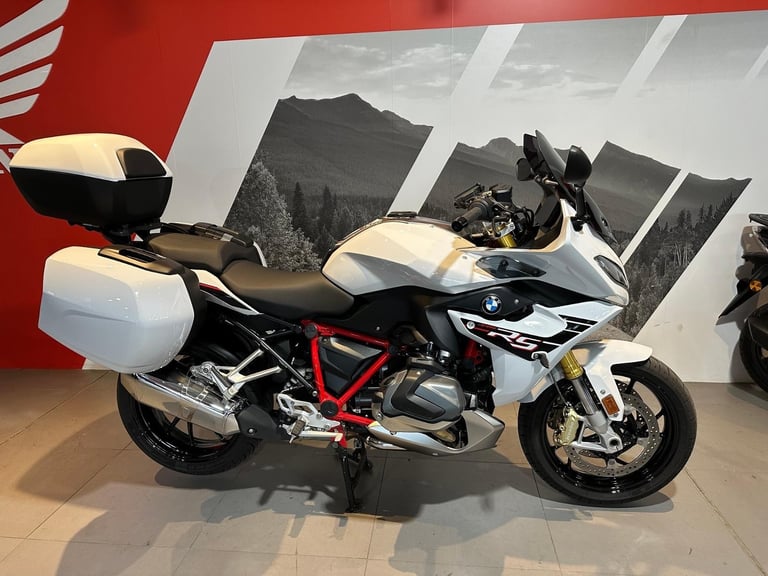 BMW R1250 RS SE 2022 with only 3457 miles + Full Luggage