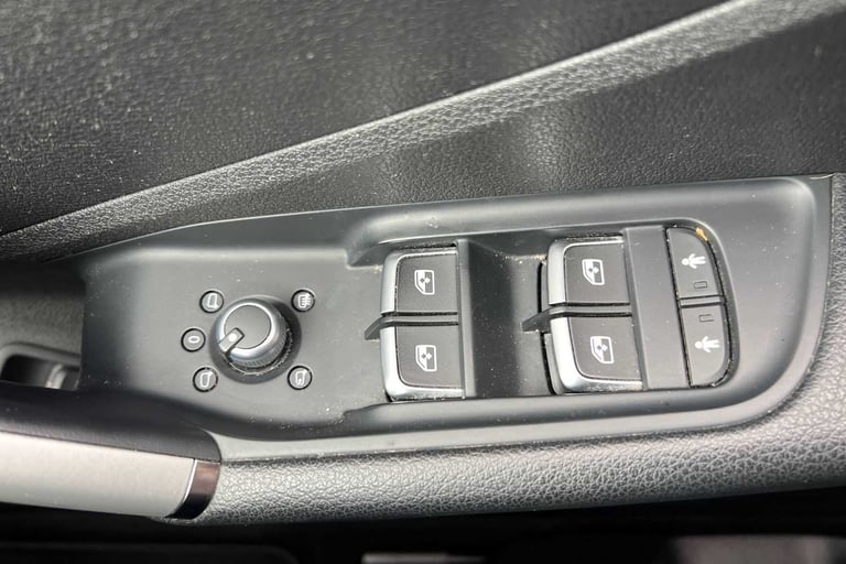 2021 Audi Q2 30 TFSI Technik 5dr ESTATE PETROL Manual
