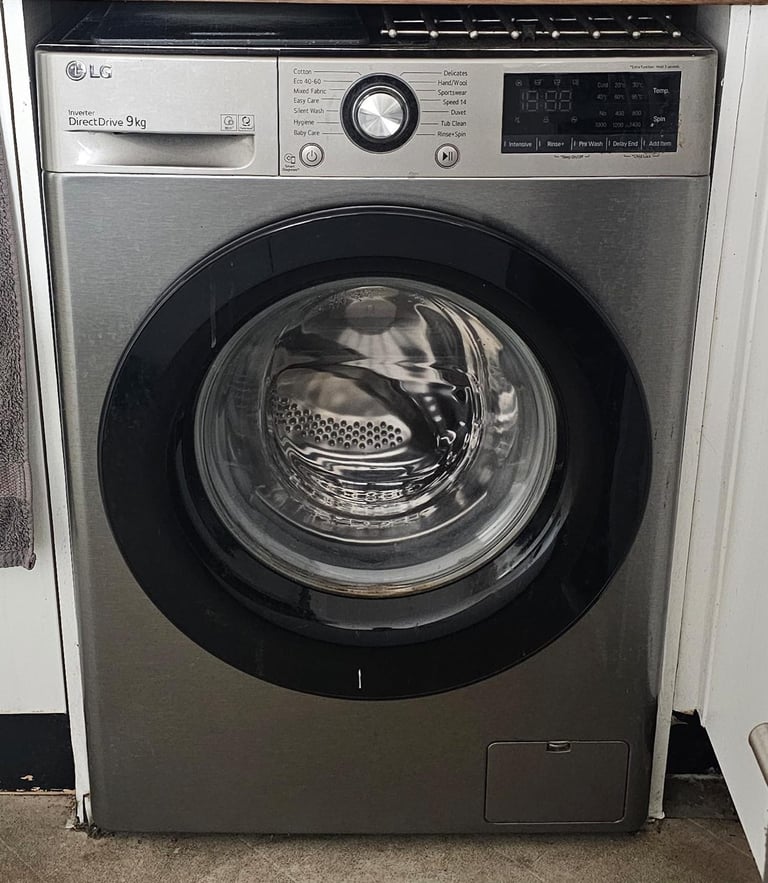 image for 1YR OLD LG 9KG 1400RPM WASHING MACHINE GRAPHITE