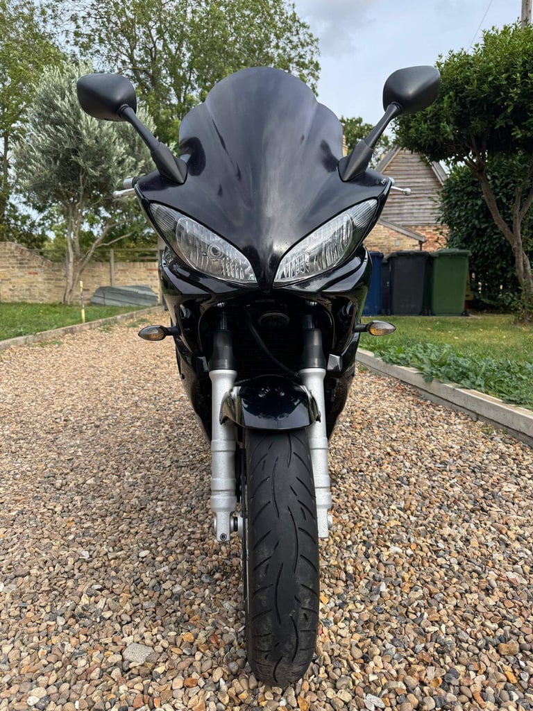 YAMAHA FZ6 