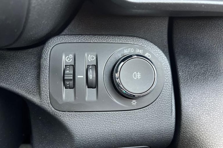 2022 Vauxhall Combo 2300 1.5 Turbo D 100ps H1 Dynamic Van PANEL VAN DIESEL Manual