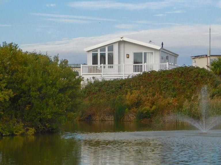 Willerby Pinehurst Lodge 2016 at Romney Sands, Kent. Private sale