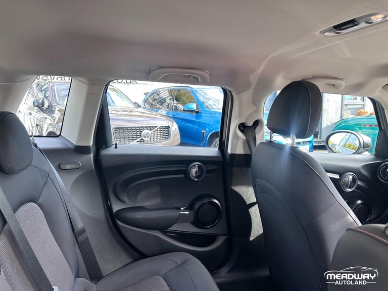 2020 MINI Hatch 1.5 Cooper Classic Euro 6 (s/s) 5dr HATCHBACK Petrol Manual