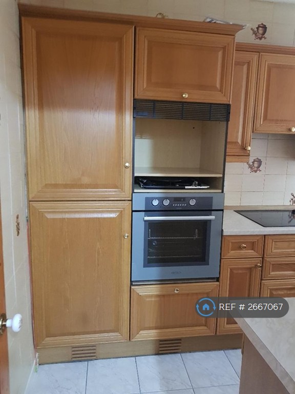 2 bedroom house in Norton Avenue, Stoke-On-Trent, ST6 (2 bed) (#2667067)