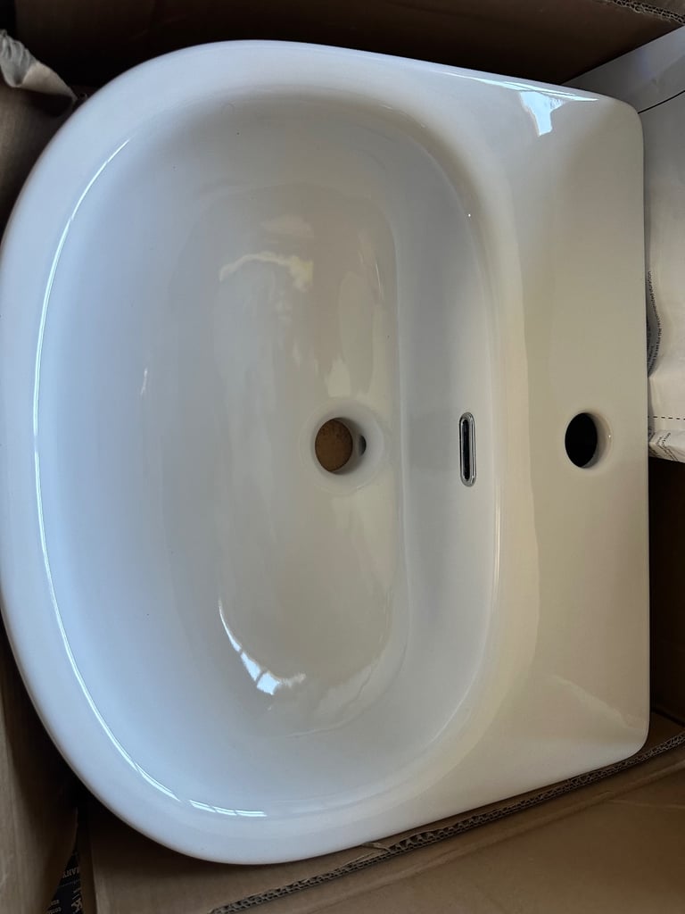 Bathroom sink basin 430mm wide