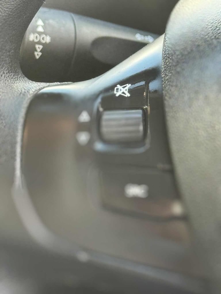 2013 Peugeot 208 1.2 VTi Active 5dr HATCHBACK Petrol Manual