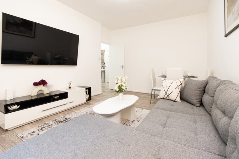 Bayswater ( W2 ) One Bedroom Apartment SHORT TERM LET near Hyde Park