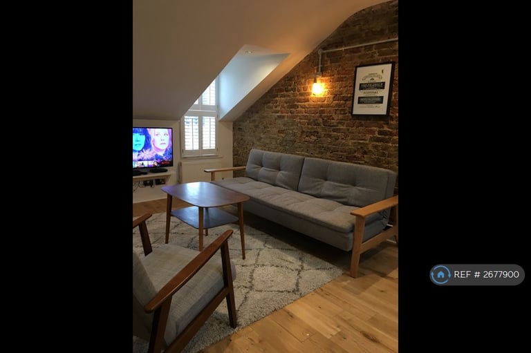 1 bedroom flat in Whitworth Road, London, SE25 (1 bed) (#2677900)