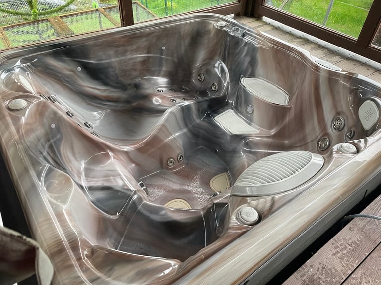 Hydropool Serenity 4500 Hot Tub
