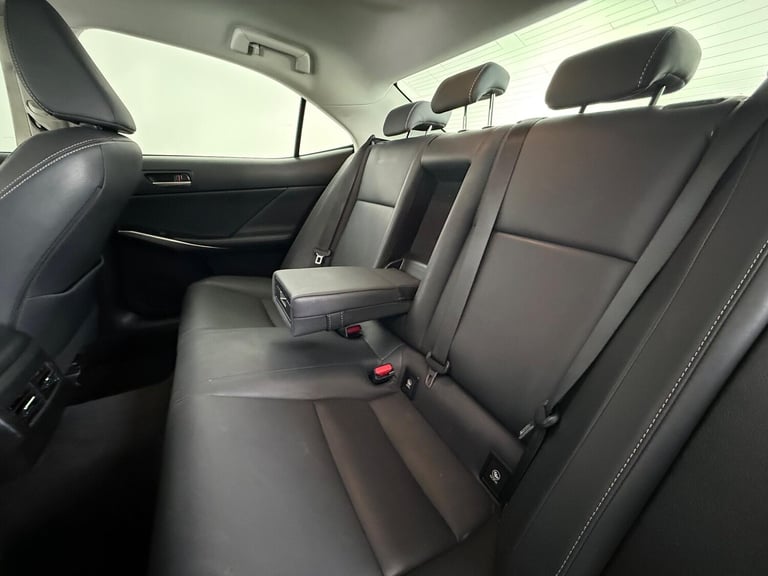 2018 Lexus IS 300h Executive Edition 4dr CVT Auto SALOON PETROL/ELECTRIC Automatic