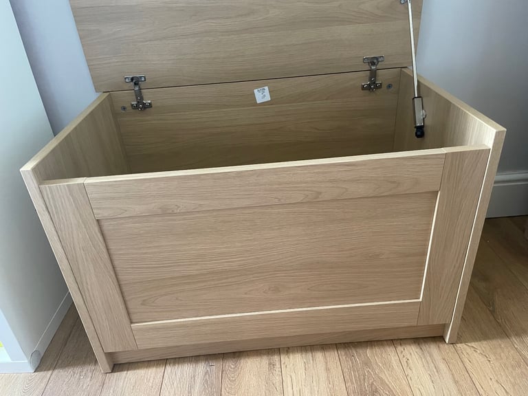 Mamas and Papas Rialto toy storage box and shelf