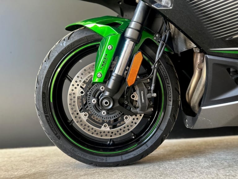 STUNNING ONE OWNER 2022/22 KAWASAKI NINJA 1000 SX PERFORMANCE MOTORCYCLE 