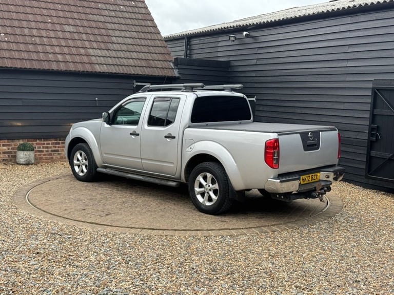 2012 Nissan Navara Double Cab Pick Up Tekna 2.5dCi 190 4WD PICK UP DIESEL Manual