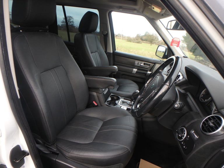 2011 Land Rover Discovery 4  5.0 V8 Petrol Automatic ... 7 Seater 4x4 Petrol Automatic