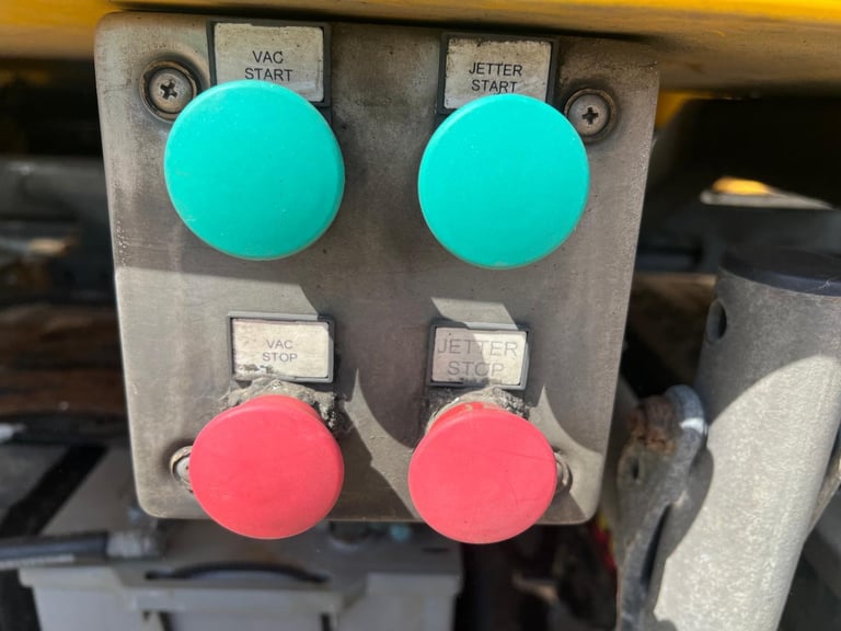 Mercedes-Benz ECONIC 1830 