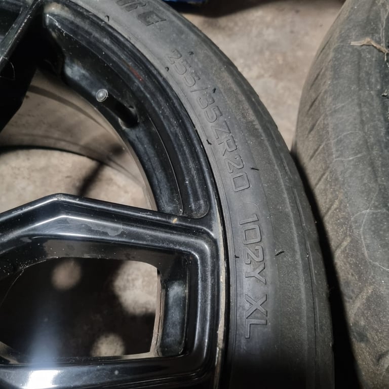 Black ford alloy wheels 20"