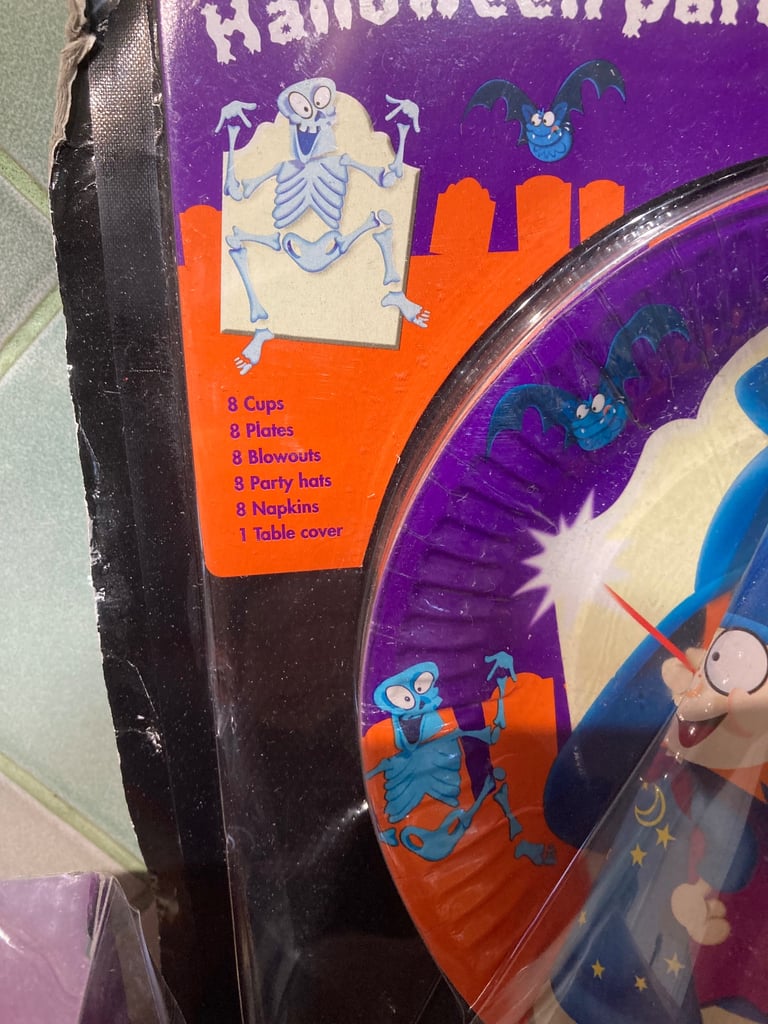 Halloween Witch dressing up costume 11-13yrs 'as new'