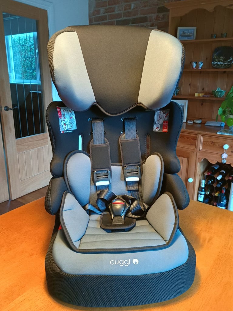 image for CUGGL Child hi-back car booster seat (15-36 kg)