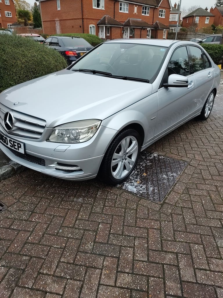 Mercedes-Benz C Class 1.8 C200 CGI Blue Efficiency Avantgarde Saloon 4dr Petrol
