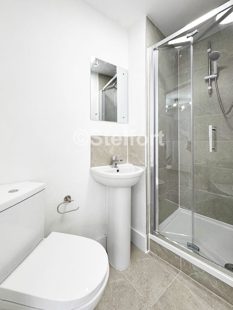 Studio flat in Holloway Road, London, N19