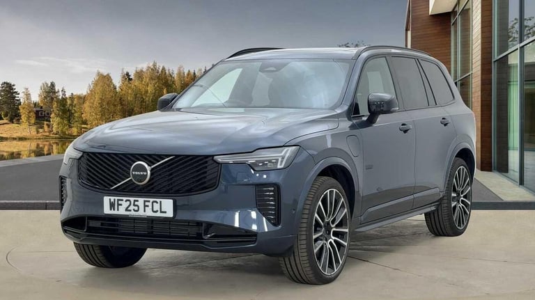 2025 Volvo XC90 Ultra, T8 AWD Plug-in hybrid, Electric/Petrol, Dark, 7 Seats ESTATE Petrol/Electr...