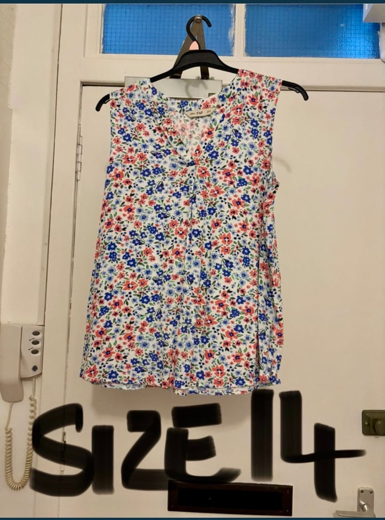 Women’s Clothing Size 14