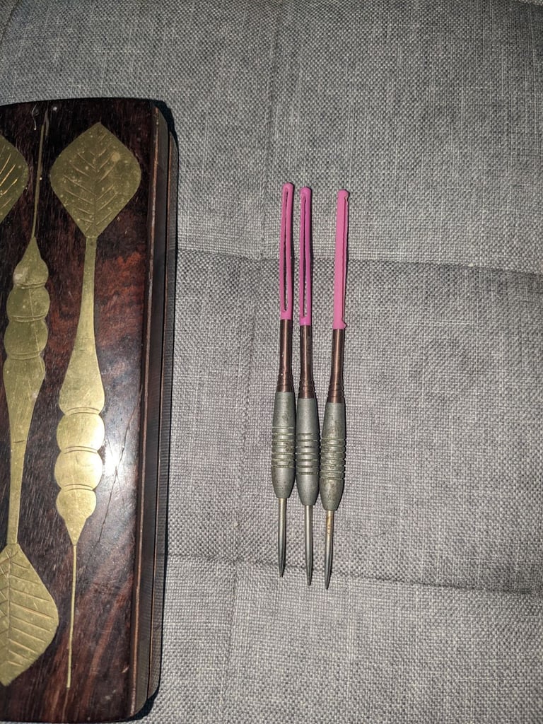 JOHN LOWE original 21gram tungsten darts from late70s -early 80s