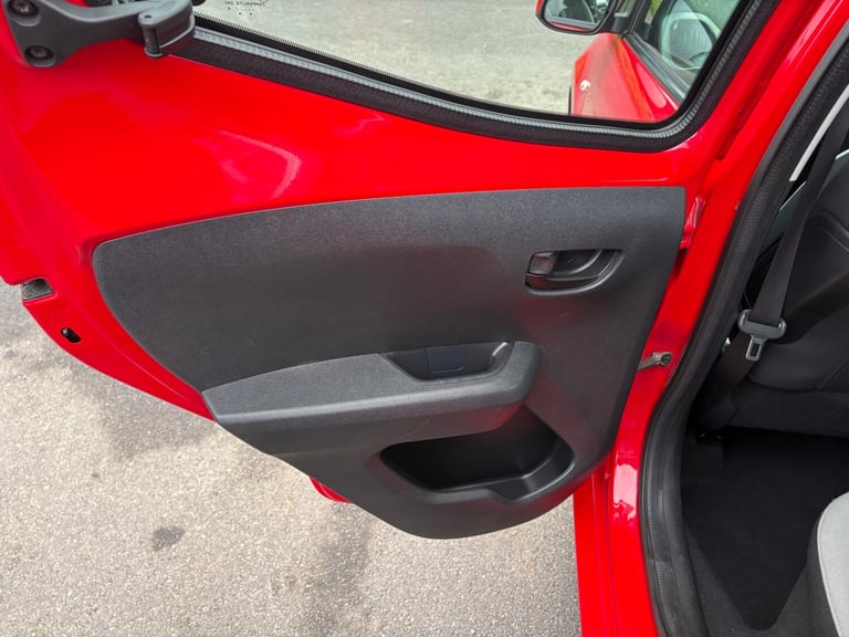 2014 Toyota AYGO 1.0 VVT-i X-Play 5dr HATCHBACK Petrol Manual