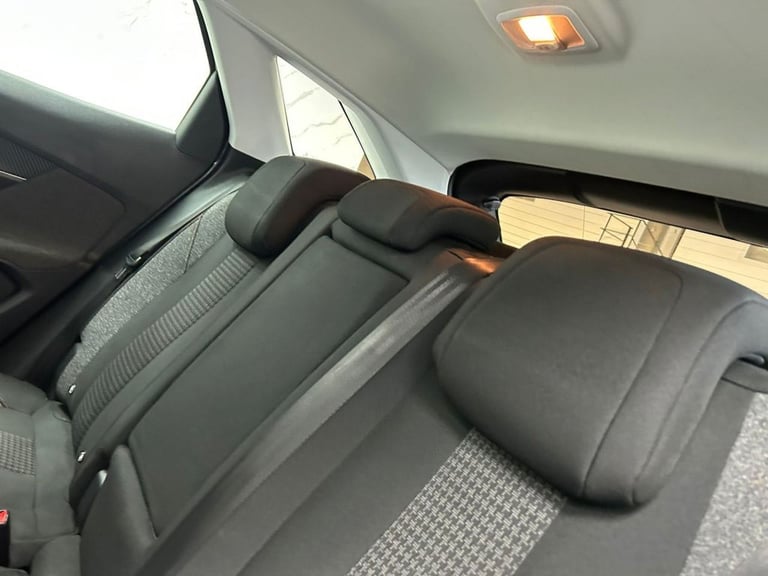 2018 Peugeot 3008 1.2 PureTech Active SUV 5dr Petrol Manual Euro 6 (s/s) (130 ps) F/S/H!! 2 F HAT...