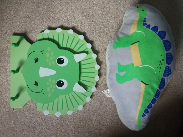 Dinosaur bedroom accessories (cushion and hooks)