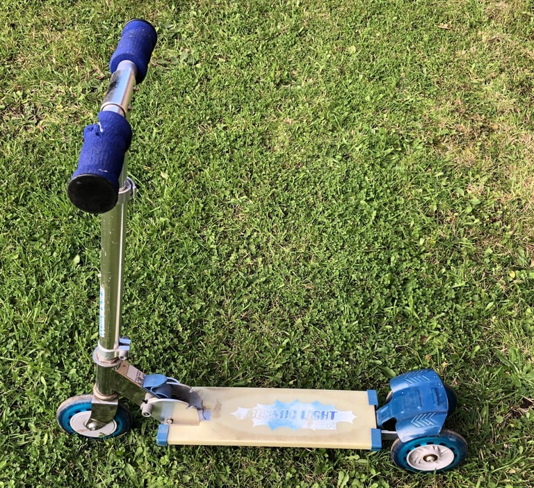 image for COSMIC LIGHT SCOOTER