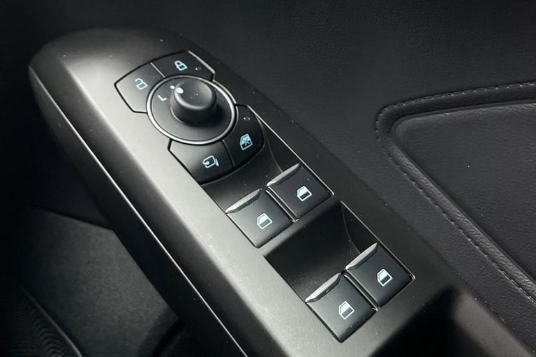 2025 Ford Focus 1.0 EcoBoost Hybrid mHEV 155 ST-Line X 5dr Auto HATCHBACK PETROL Automatic