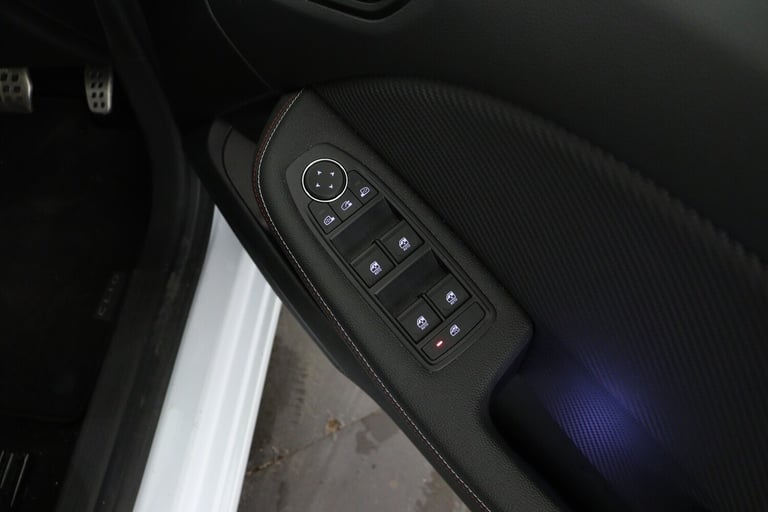 2022 Renault Clio 1.6 E-TECH Hybrid 140 RS Line 5dr Auto Hatchback Hybrid Automatic