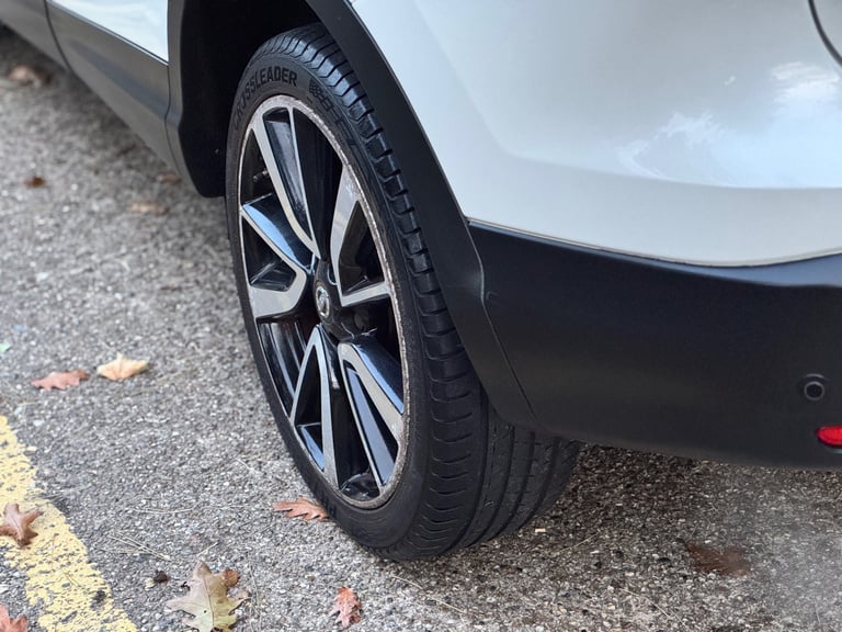 Nissan, QASHQAI, Hatchback, 2015, Manual, 1197 (cc), 5 doors