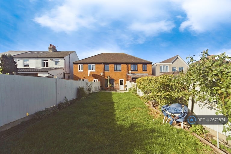 3 bedroom house in Milner Road, Morden, SM4 (3 bed) (#2672674)