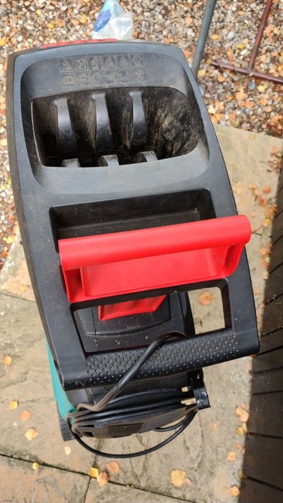 Bosch AXT 25 TC  Timber Chipper