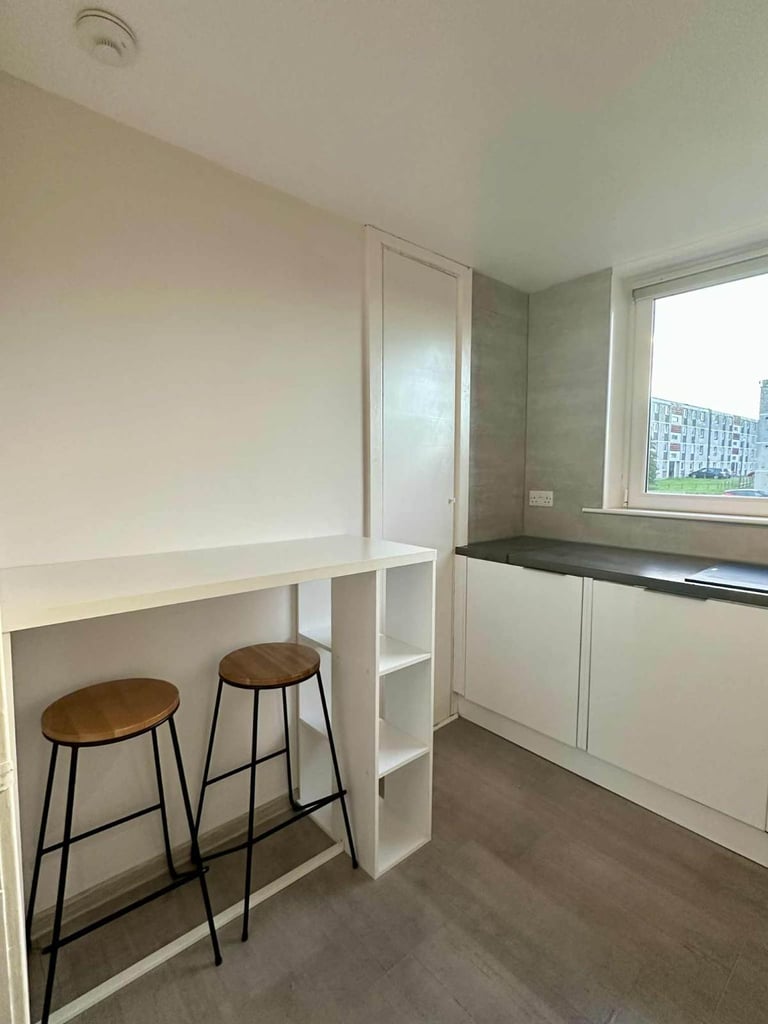 Partly Furnished 3-Bed Flat – Great Location