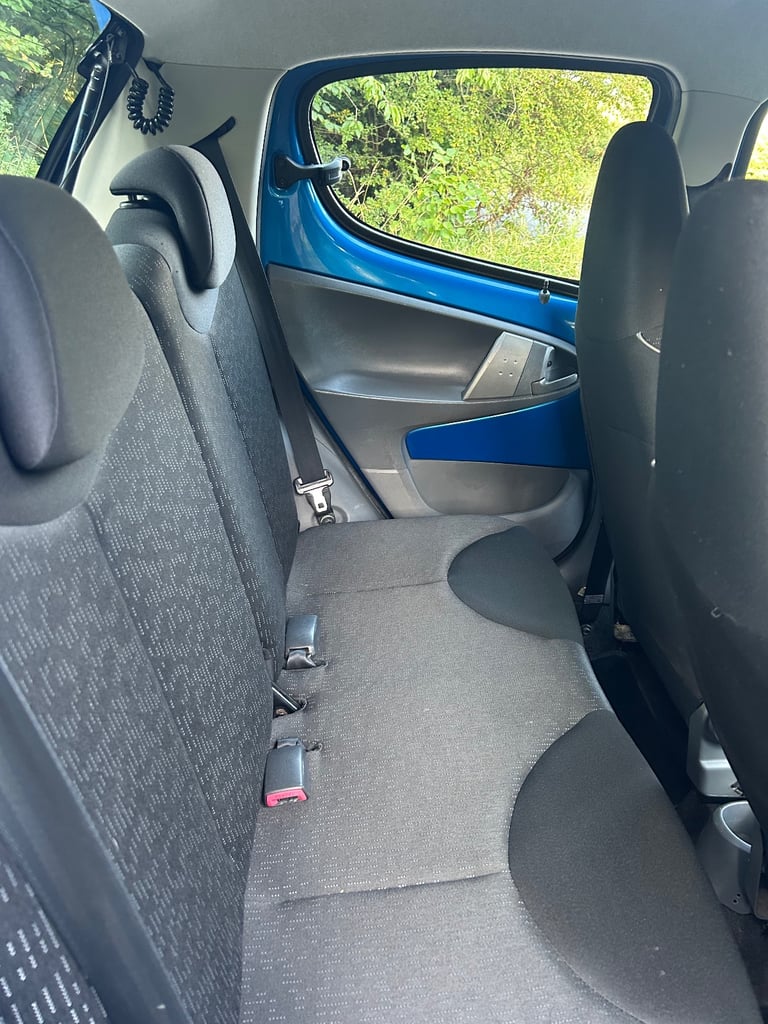 Peugeot, 107, Hatchback, 2010, Manual, 998 (cc), 5 doors