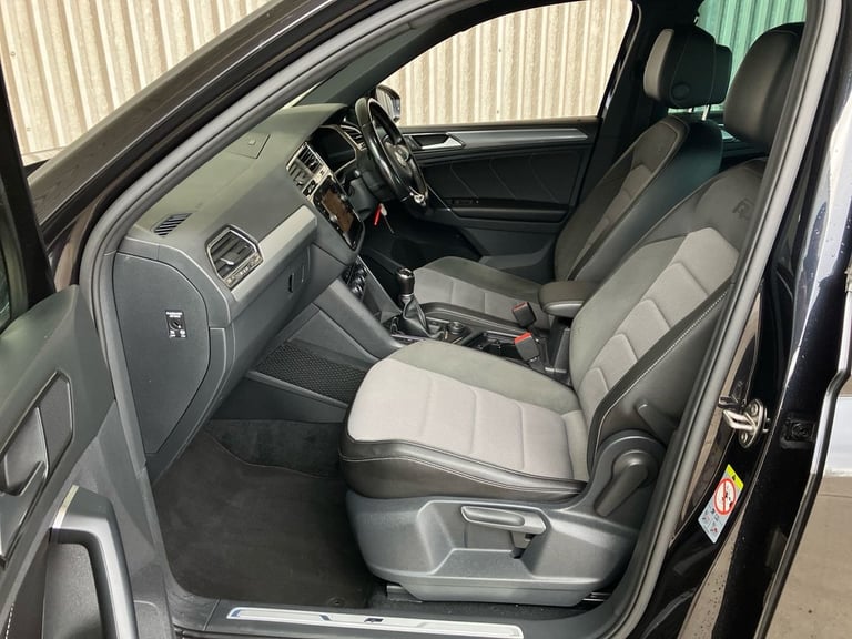 2017 Volkswagen Tiguan 2.0 TDi 150 4Motion R-Line 5dr SUV DIESEL Manual