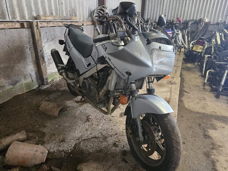 image for 1987 HONDA VFR750F RC24 GENUINE BARN FIND WINTER PROJECT SPARES OR REPAIRS