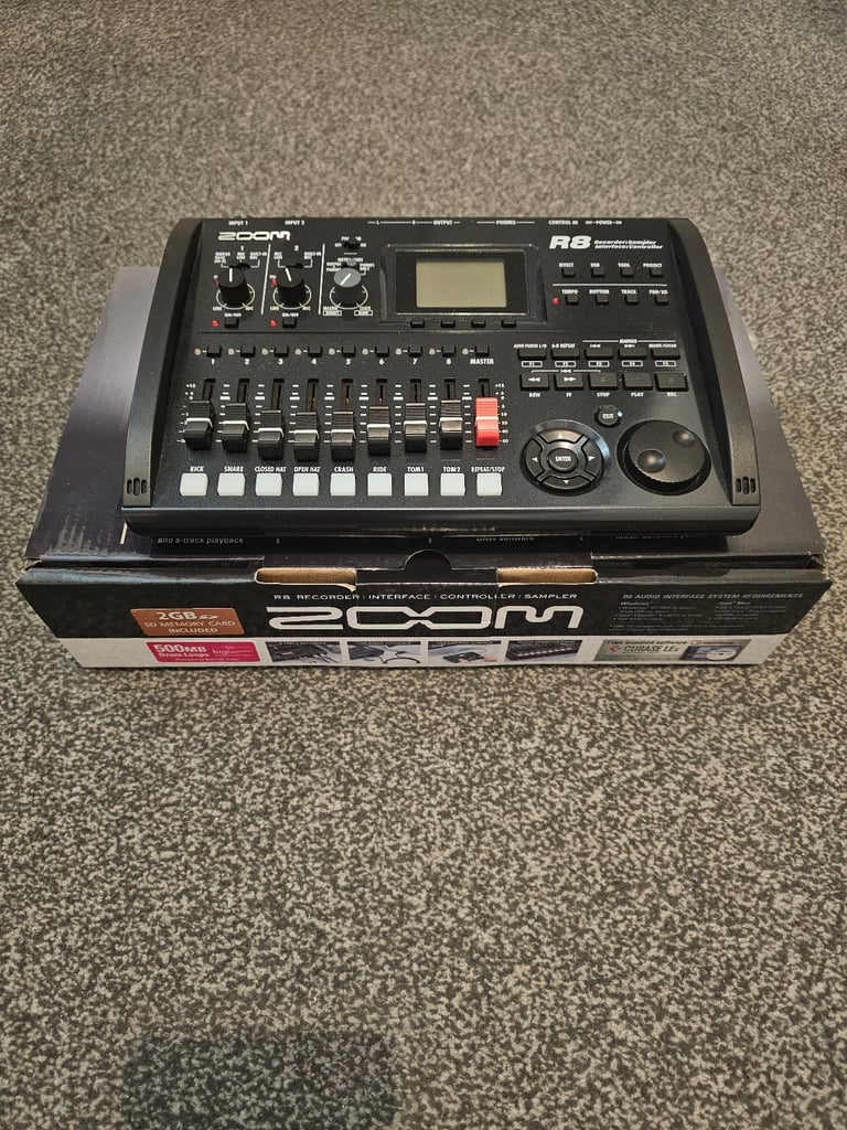 image for Zoom R8 Recorder, Mic and Preamp