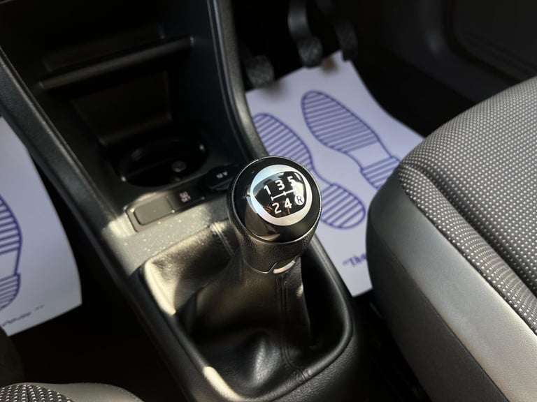 2015 Volkswagen up! 1.0 High up! Euro 5 5dr HATCHBACK Petrol Manual